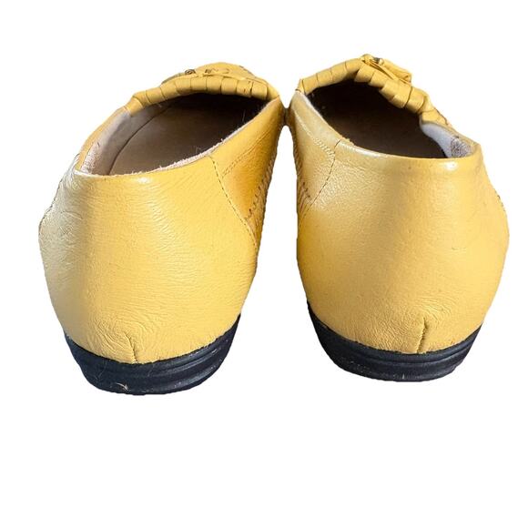 Dr. Scholl’s Women’s 11M Yellow Leather Kiltie Tasseled Slip On Loafer - Picture 5 of 8